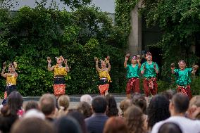 Dances from Thailand in Chile